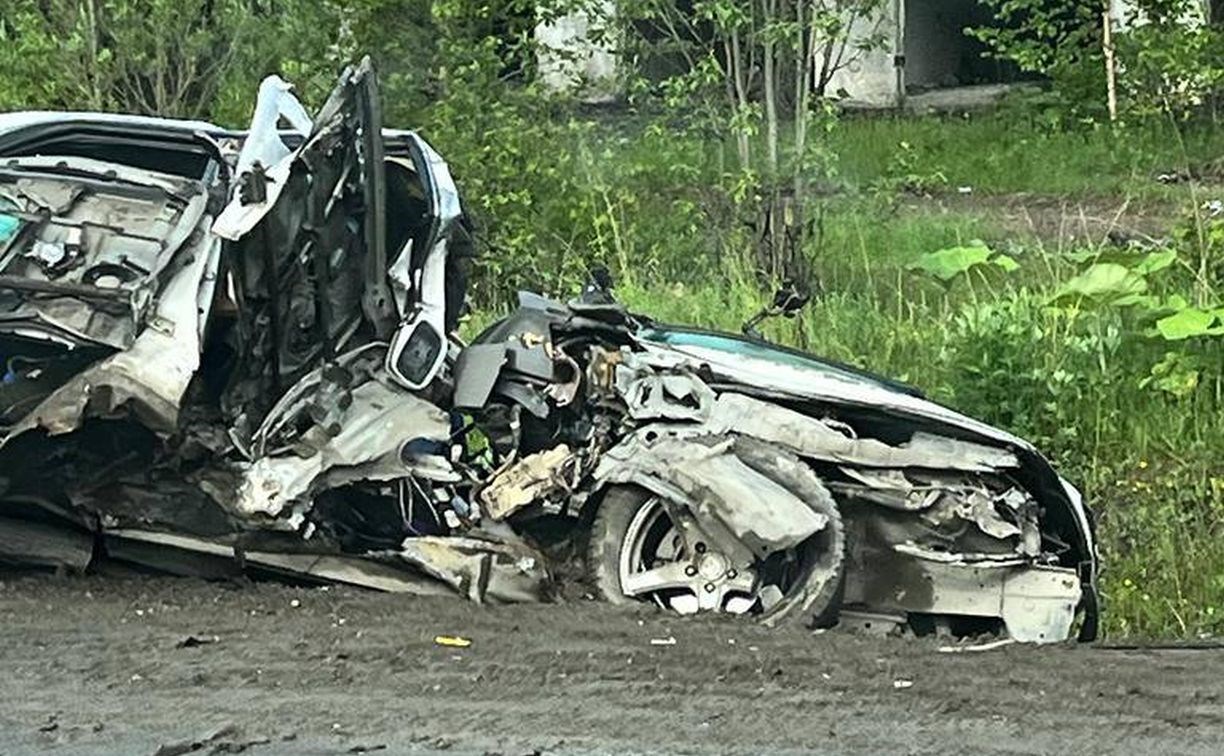 "Жёстко размотало": автомобиль Toyota Mark 2 разбился в ДТП в Южно-Сахалинске