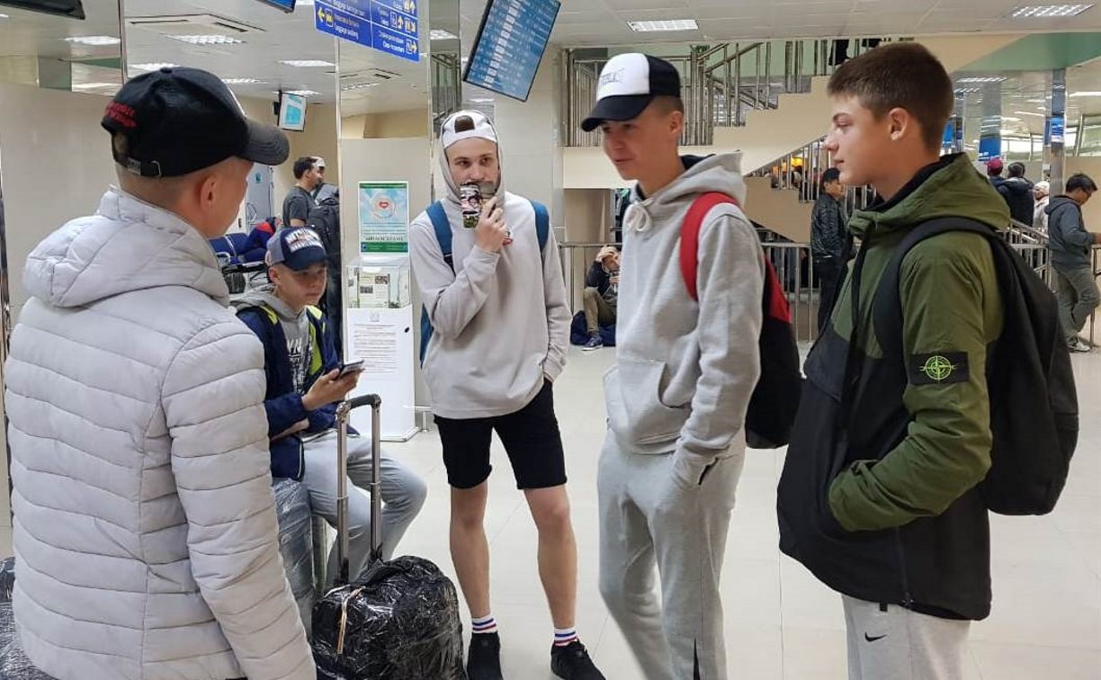 Юные сахалинцы отправились в Тамбов на турнир допризывной молодежи 