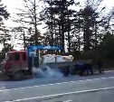 Кран-балка загорелась на автодороге Южно-Сахалинск - Корсаков