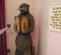 Большая скульптура калана появилась в библиотеке Южно-Сахалинска