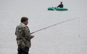 Оформить бесплатные путевки на лов лосося сахалинцы смогут в МФЦ с июля