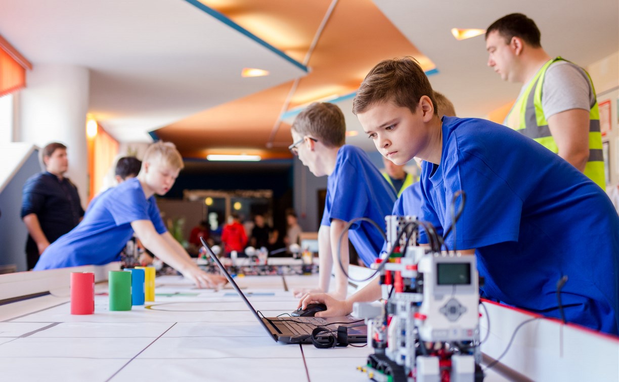 Школьный этап инженерных соревнований ИКАР проходит в Южно-Сахалинске 