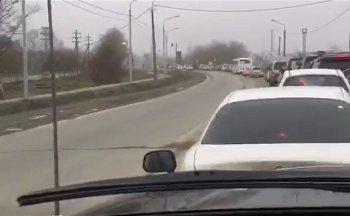 Пробка в Новоалександровске "растянулась" на несколько километров 