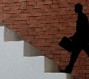  Россияне рассказали о наиболее важных факторах, помогающих им подниматься по служебной лестнице