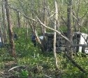 Машина упала в овраг в пригороде Южно-Сахалинска