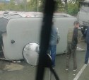 Иномарка протаранила и опрокинула машину медиков в Долинске