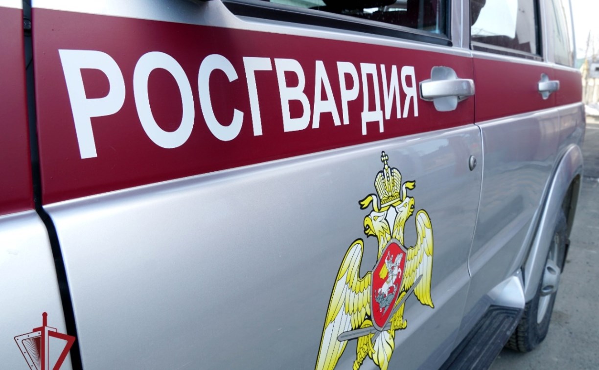 Несколько ударов ножом получил очевидец драки в Южно-Сахалинске