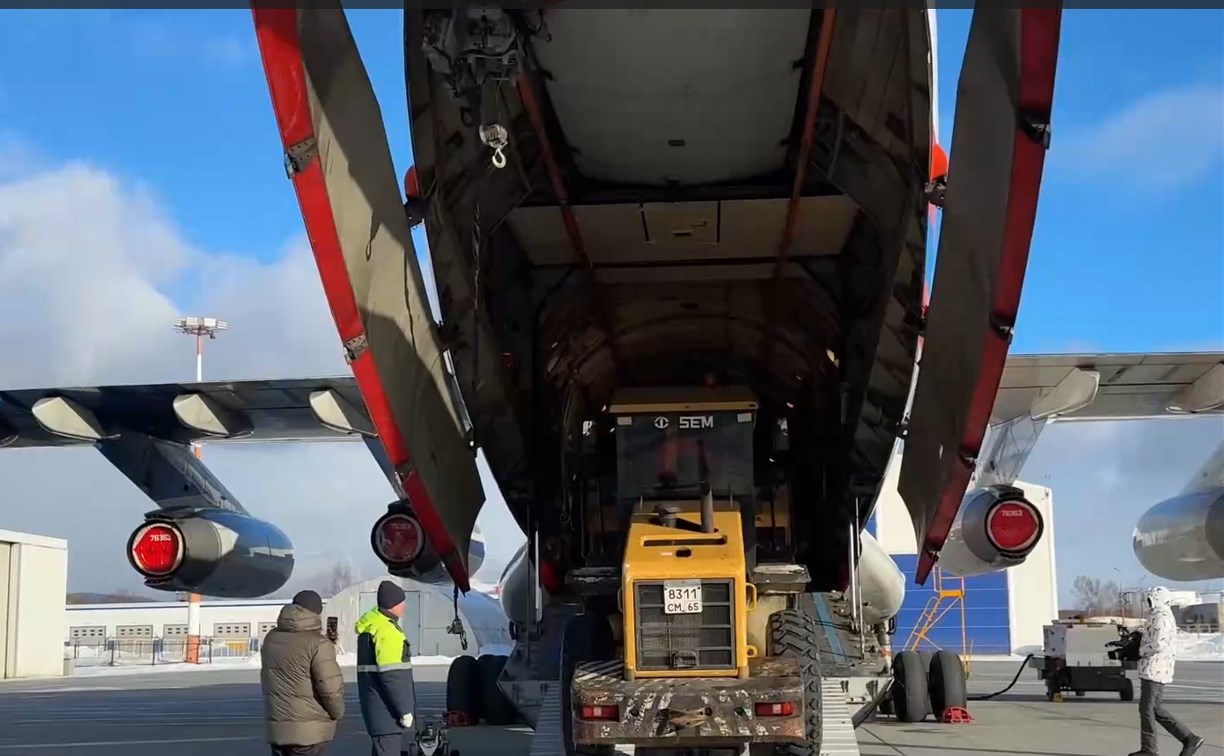 Сахалинская спецтехника отправится на Камчатку для ликвидации последствий циклона