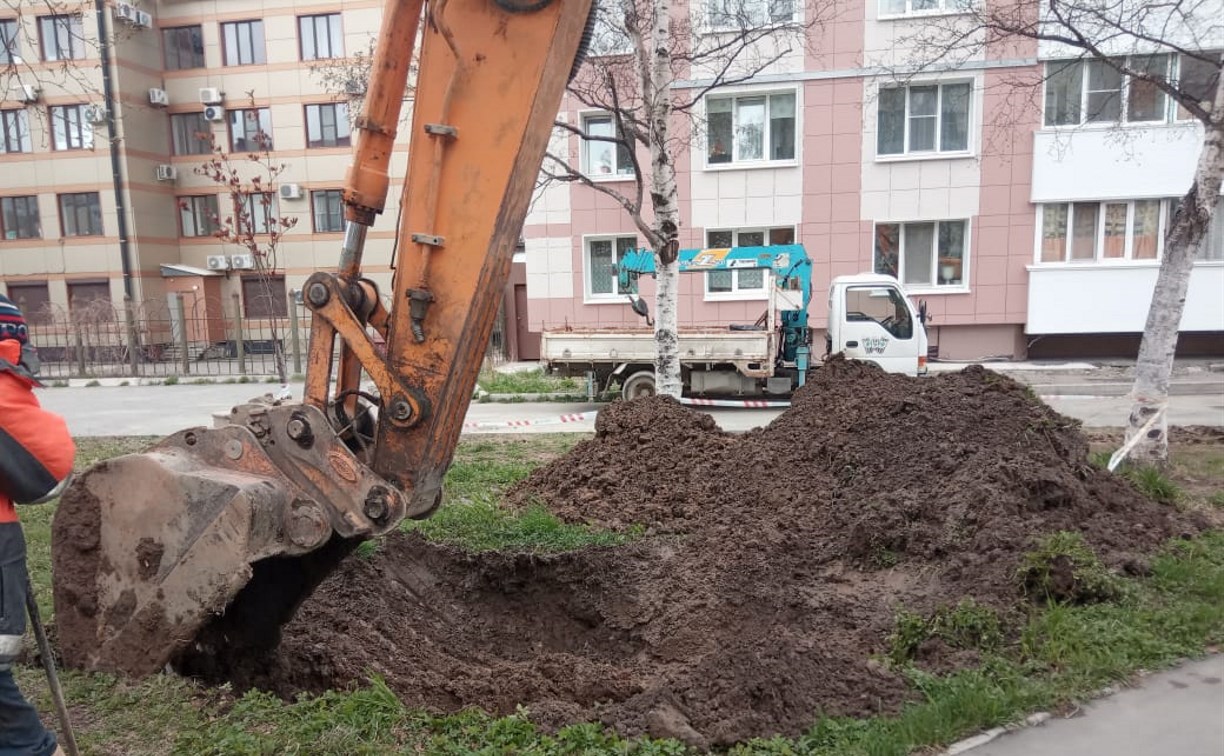 Водоканал Южно-Сахалинска без разрешения перекопал один из городских дворов