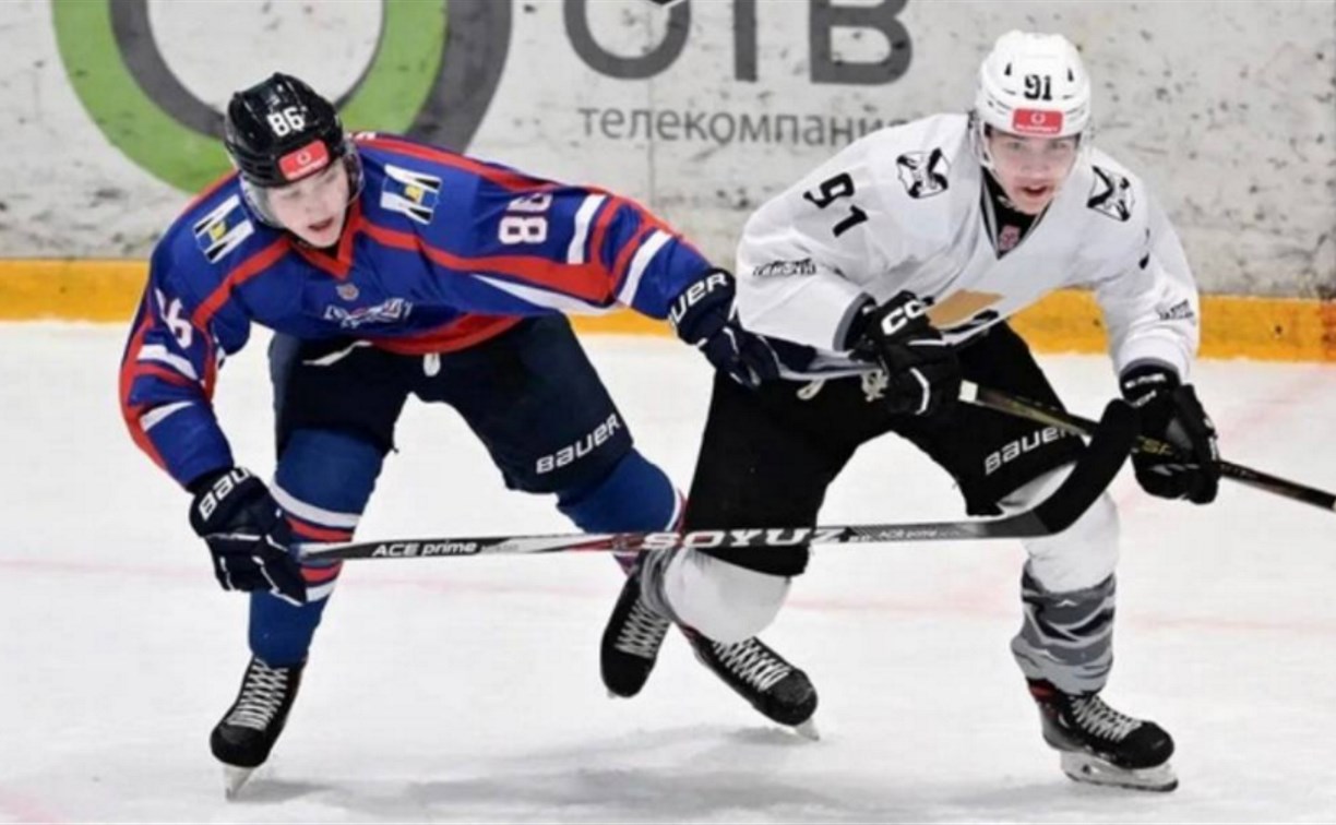 "Тайфун" забирает три очка в матче с "Сахалинскими Акулами" "Тайфун" забирает три очка в матче с "Сахалинскими Акулами"