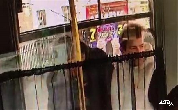 Молодых сахалинцев, укравших сумку кондуктора, разыскивает полиция