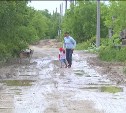 Несколько километров грязи - жители Лиственичного жалуются на дорогу