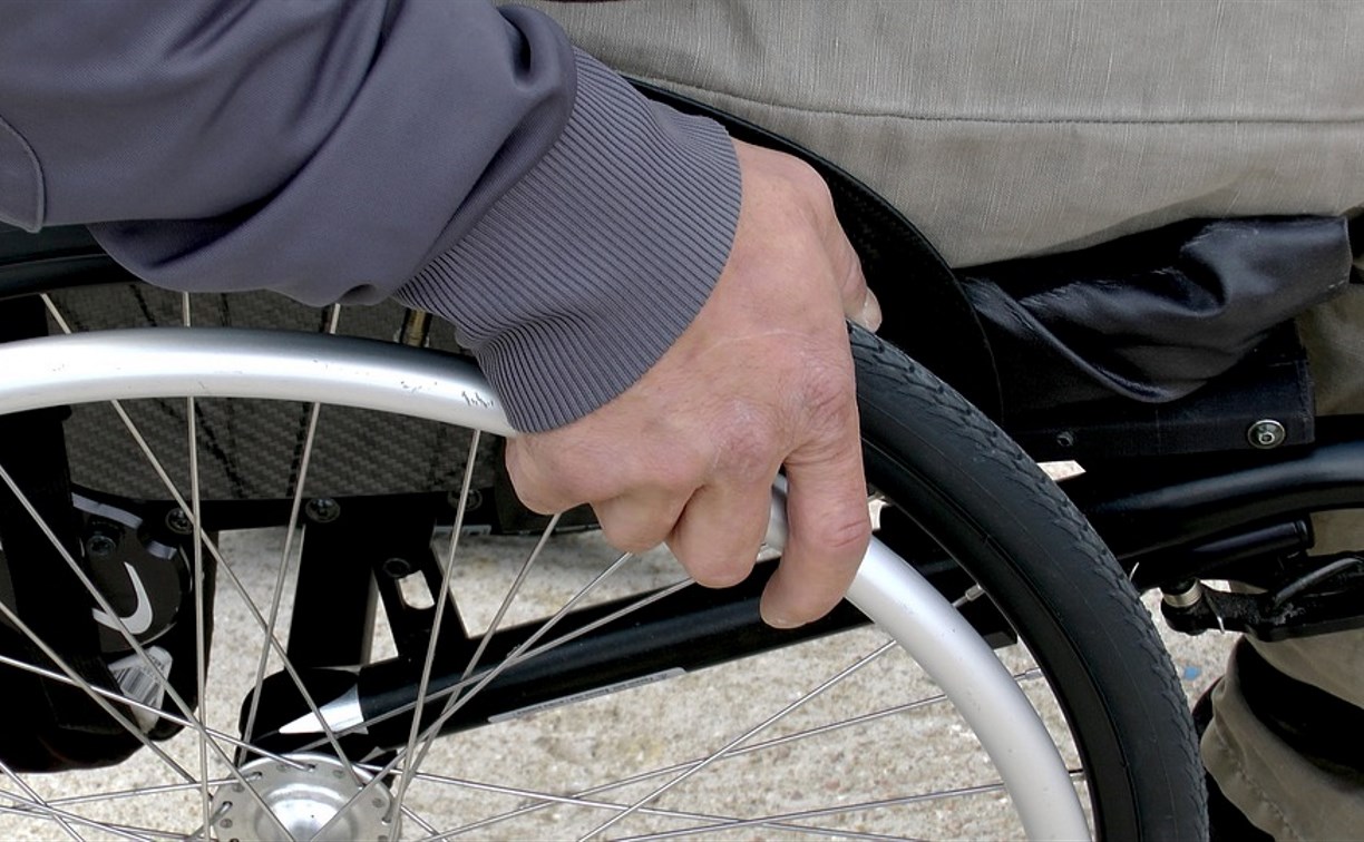 За отказ обслуживать инвалидов или пенсионеров оштрафуют