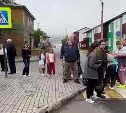 Жуткие кадры землетрясения в Северо-Курильске: крики на улице и мощный гул