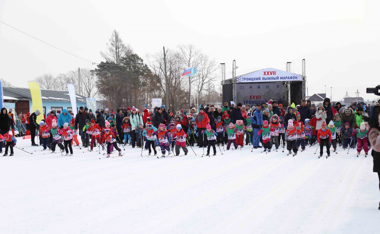 Рекордное число участников пробежало Троицкий лыжный марафон на Сахалине