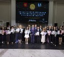 Председатель правительства Сахалинской области вручил знаки отличия лучшим выпускникам