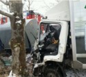 Мужчина пострадал при столкновении двух грузовиков в Южно-Сахалинске