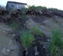Гробы может смыть в море в одном из районов Сахалина (ФОТО)