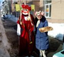 Больше 300 человек накормили блинами в Центральной городской библиотеке Южно-Сахалинска 