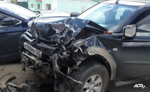 Спящая в салоне авто девушка пострадала при ДТП во Взморье