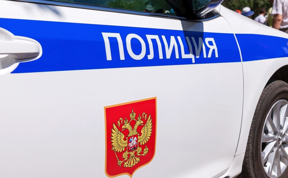 Молодой сахалинец украл 100 тысяч рублей из машины, которую хотел угнать