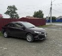 Неизвестный столкнулся с Toyota Allion и скрылся с места ДТП в Южно-Сахалинске