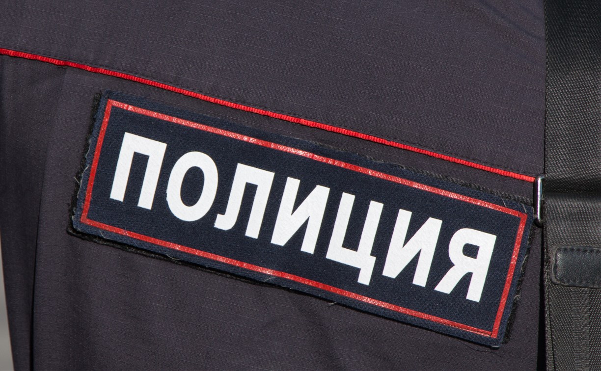 "Забрали телефон, паспорт, деньги": двоих сахалинцев задержали за разбойное нападение 