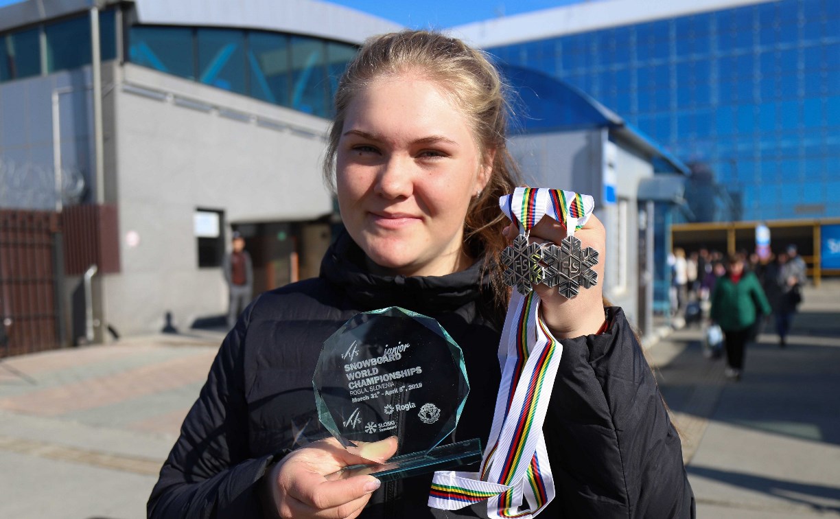 Сахалинка София Надыршина привезла четыре медали с чемпионатов России и мира по сноуборду