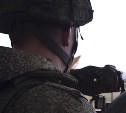 Мотострелки предотвратили высадку десанта условного противника на побережье Сахалина