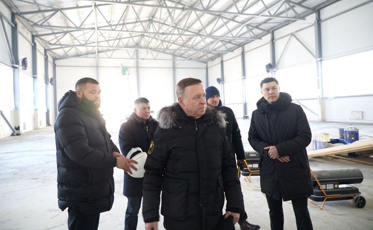 100 тонн металла и тысяча "квадратов": спорткомплекс в Дальнем готовится к открытию