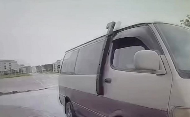 Несовершеннолетний в Томари укатил у родителей микроавтобус и отправился в автопутешествие