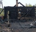 Появилось фото сгоревшего дома в Леонидово, откуда эвакуировались жильцы 