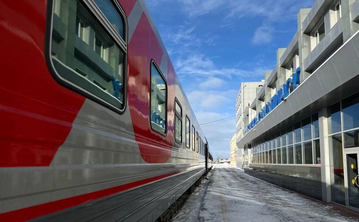 Утренний пригородный поезд Холмск - Чехов и обратно отменяется 1 января
