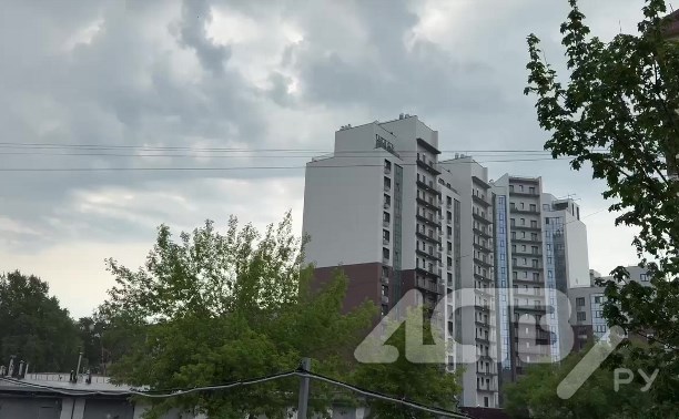 Проливной дождь внезапно накрыл Южно-Сахалинск после грома