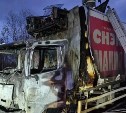 Кабина грузовика Hino загорелась в Смирных