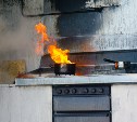 На кухне в чайхане Южно-Сахалинска загорелась печная вытяжка