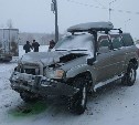 Грузовик и внедорожник столкнулись в Южно-Сахалинске