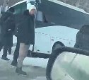 Автобус с пассажирами улетел с трассы на юге Сахалина