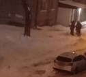 Очевидец: пьяная компания с кулаками и криками выясняла отношения ночью в Южно-Сахалинске