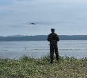 Дрон заметил машины у самой кромки воды в Лагуне Буссе