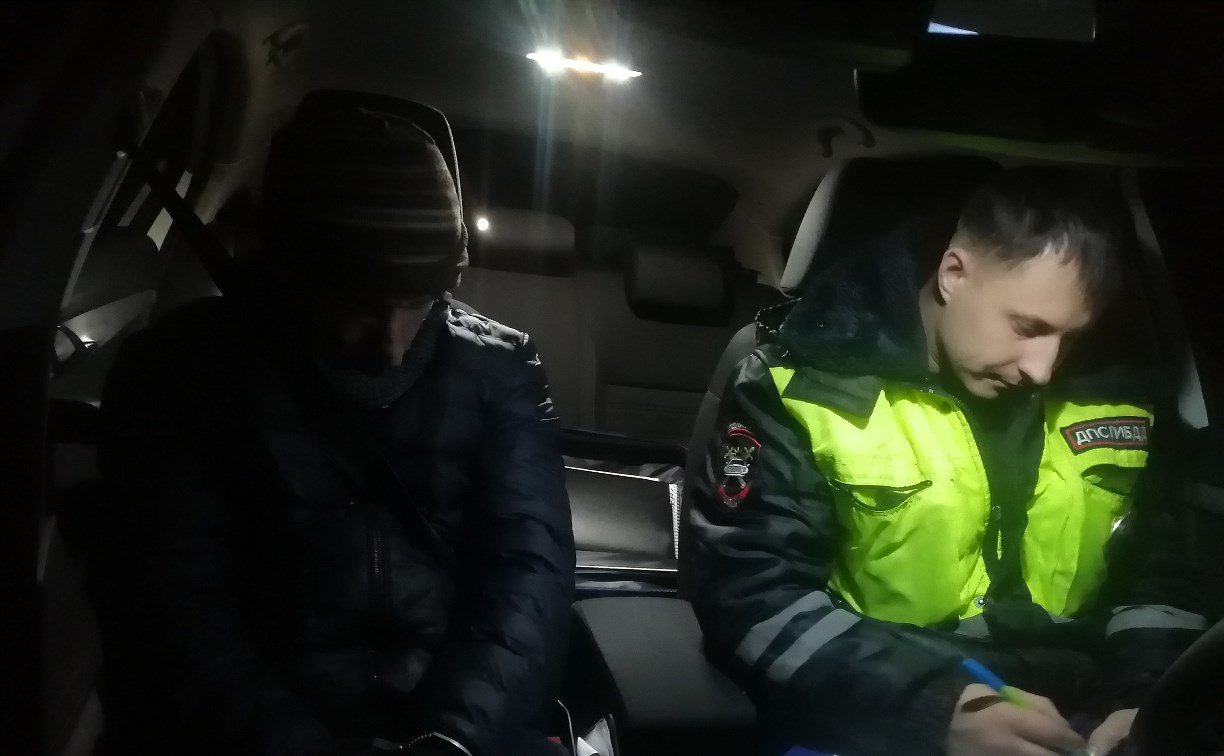 За выходные на дорогах Сахалина задержали 44 водителей с признаками опьянения