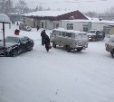 Медицинский УАЗ и Toyota Verossa столкнулись на территории Сахалинской областной больницы