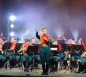 В Приамурье военный оркестр исполнил "Короля и Шута"
