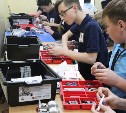 Корсаковские школьники готовятся к соревнованию по робототехнике 