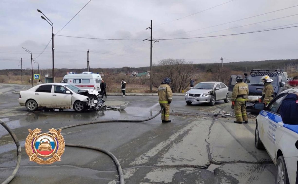 В аварии на повороте на Пригородное поучаствовал водитель без прав -  Новости Сахалинской области. Происшествия - astv.ru