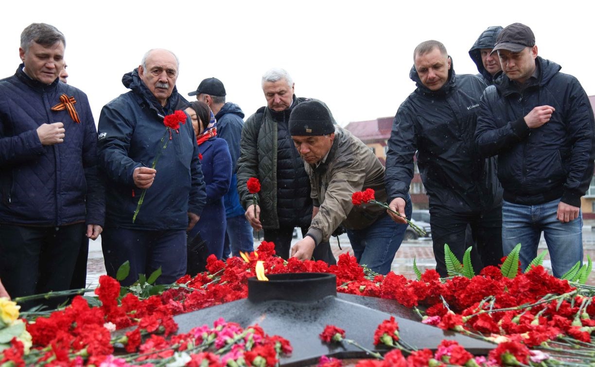 Сахалинские боксёры возложили цветы к Вечному огню