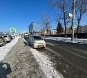 Беременную женщину сбил автомобиль на пешеходном переходе в Южно-Сахалинске