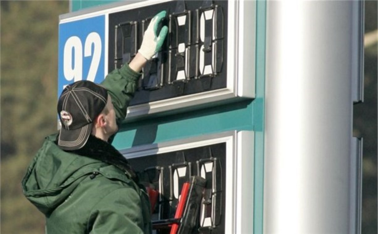Власти задумались о заморозке цен на бензин