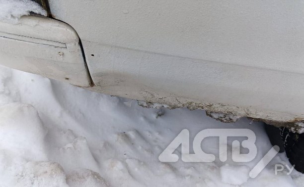 Мужчина в Южно-Сахалинске припарковался так, что ударил бампер другому авто