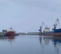 Паромная переправа Ванино - Холмск закрылась из-за циклона 